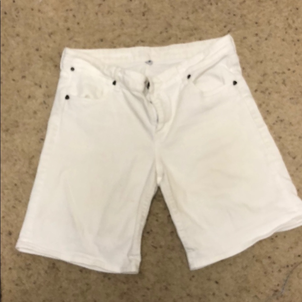 Kut from the Kloth white Denim Bermudas